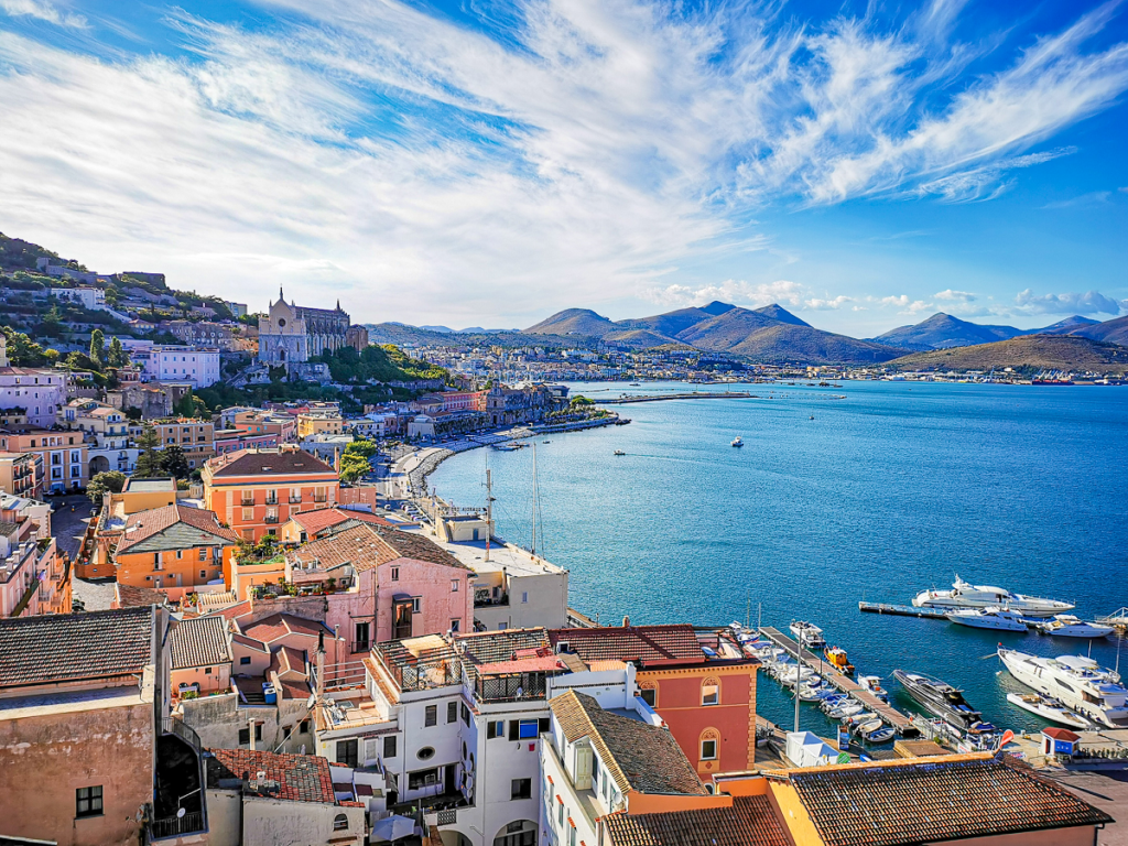 Cosa vedere a Gaeta a settembre dalle 100 chiese al mare cristallino